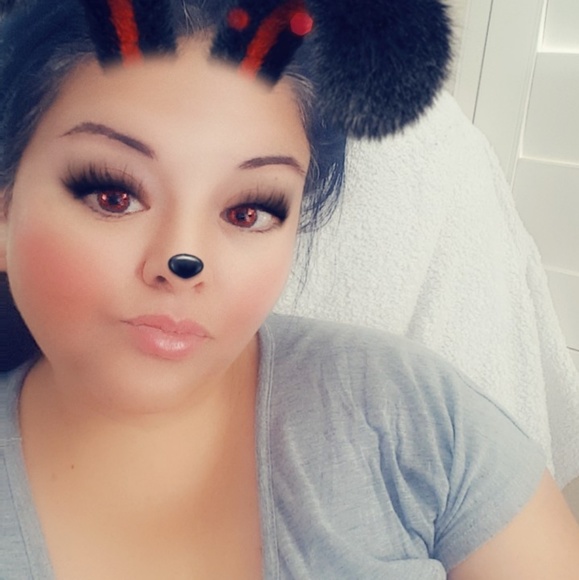 Hello, welcome to my closet!!! - Picture 6 of 7